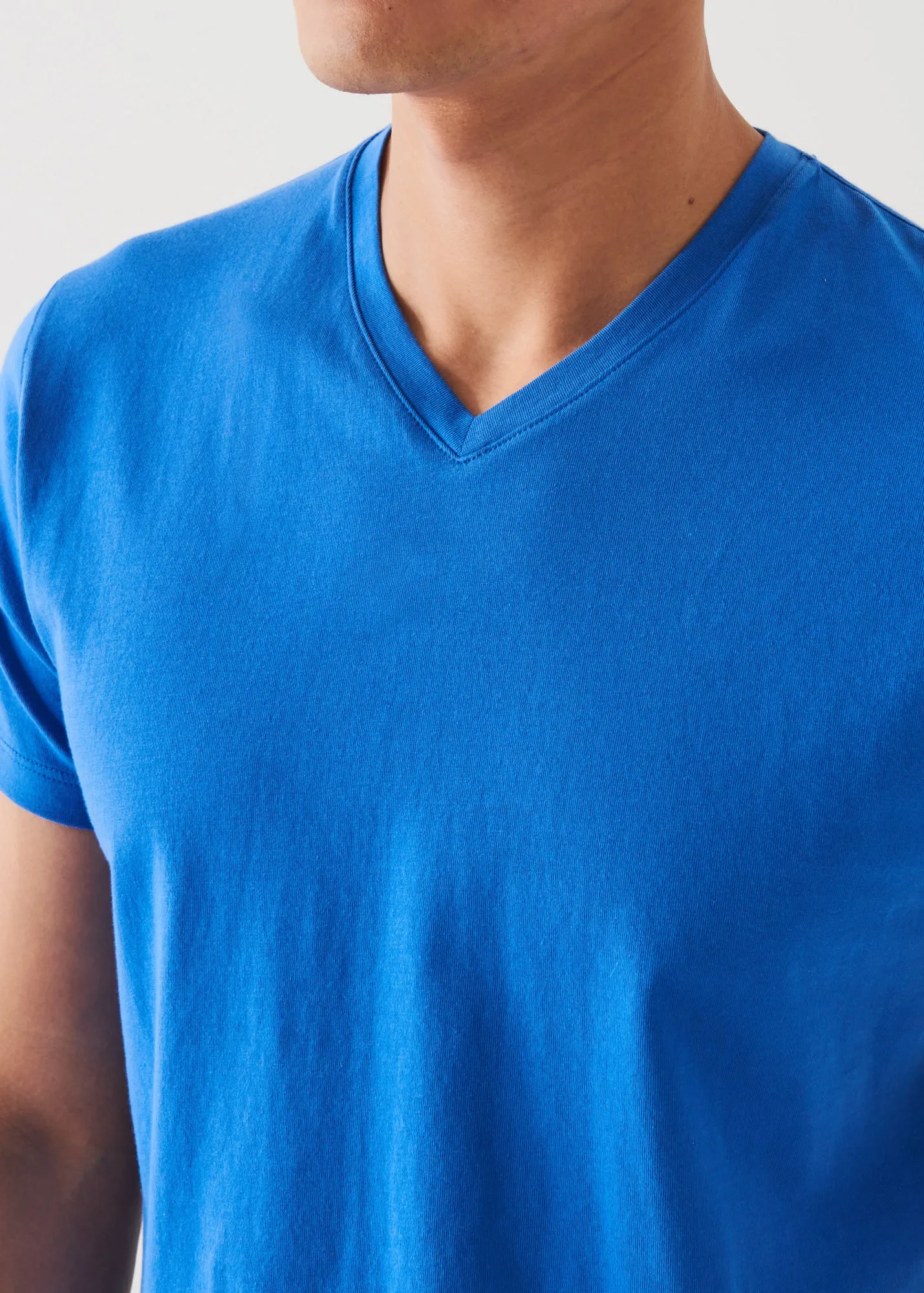 PIMA COTTON STRETCH V-NECK T-SHIRT