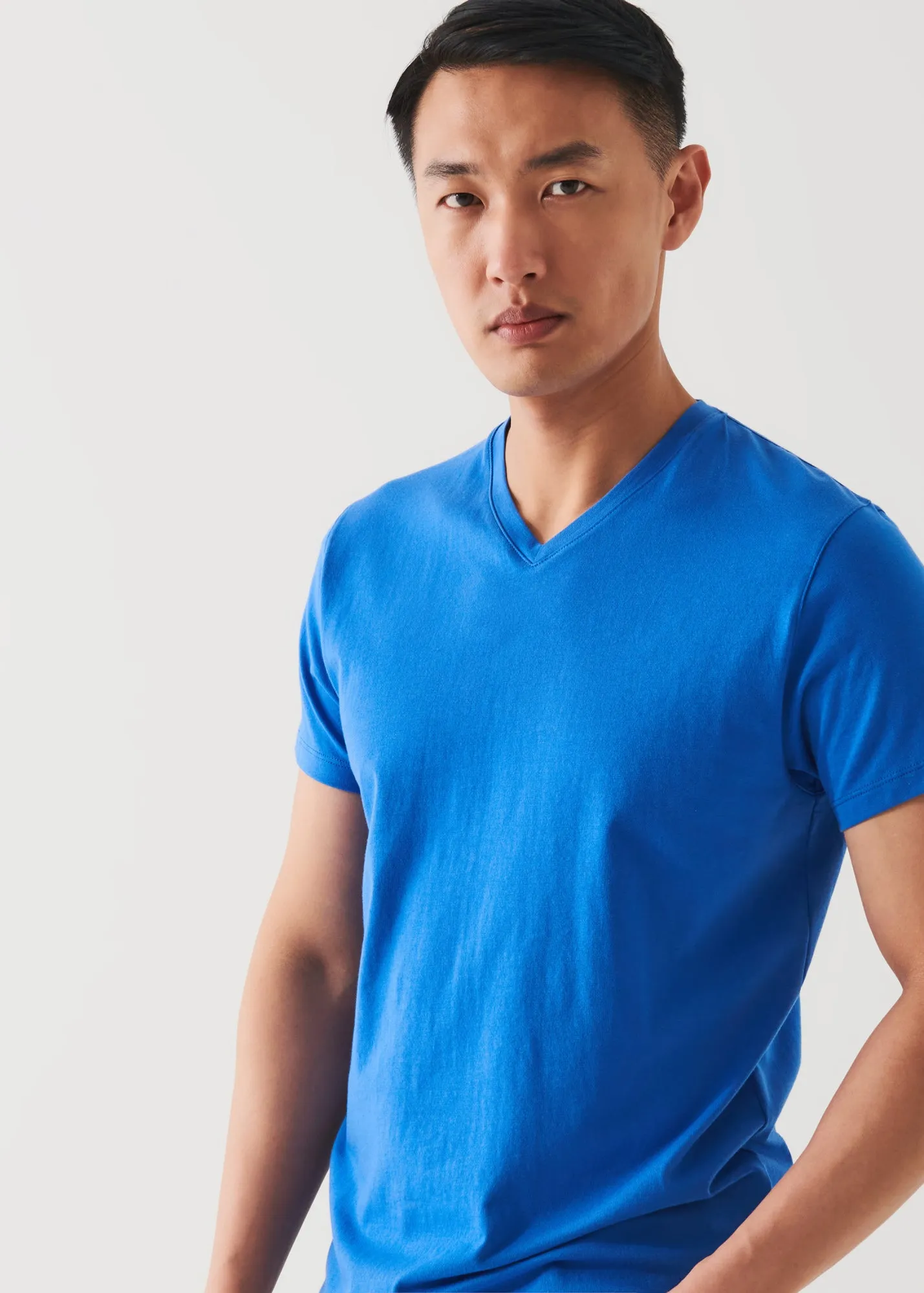 PIMA COTTON STRETCH V-NECK T-SHIRT