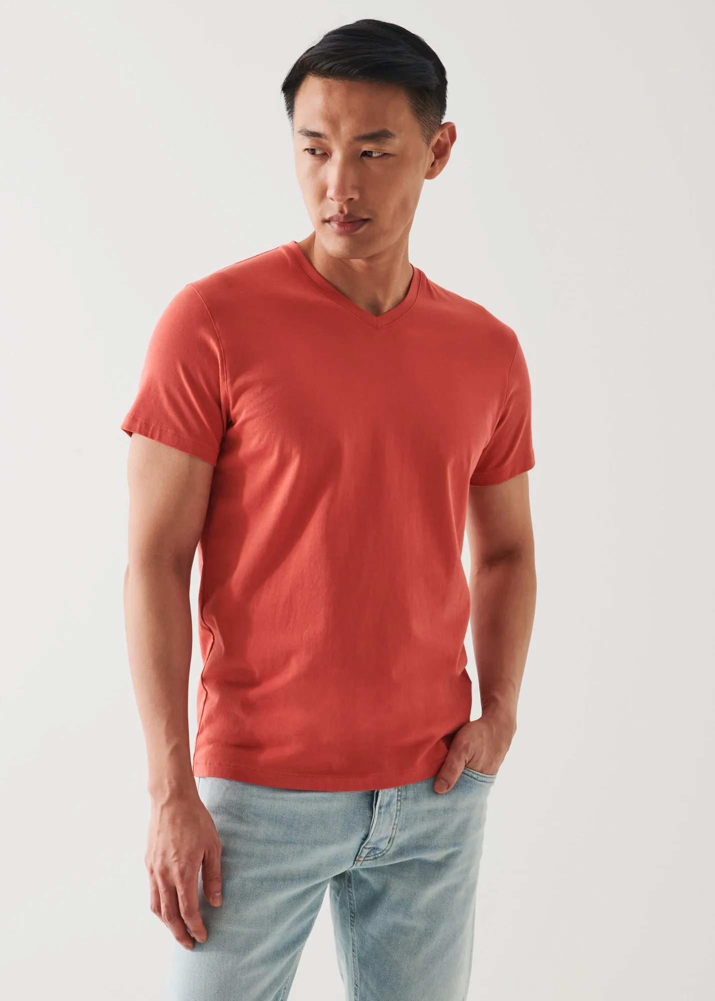 PIMA COTTON STRETCH V-NECK T-SHIRT