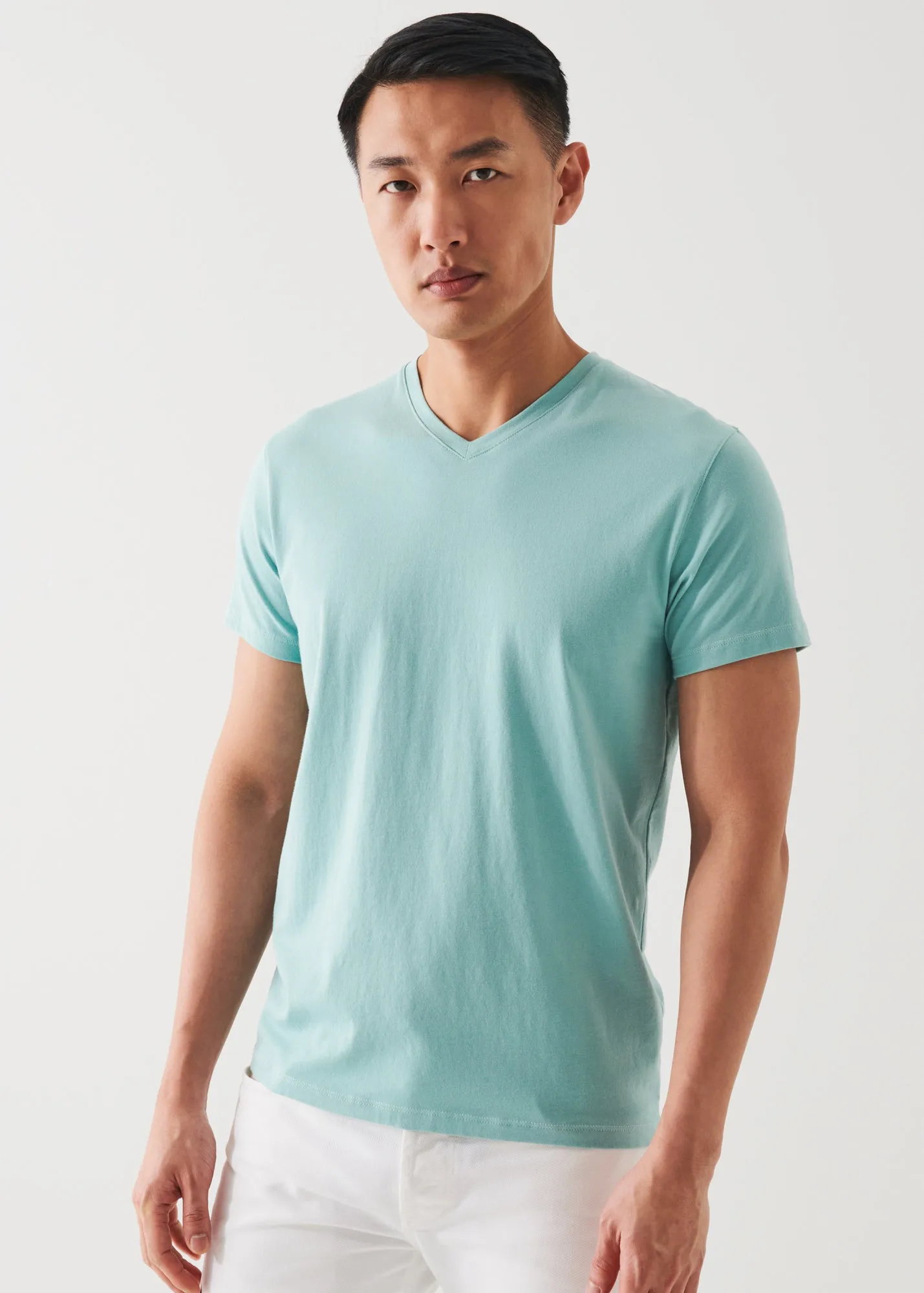 PIMA COTTON STRETCH V-NECK T-SHIRT