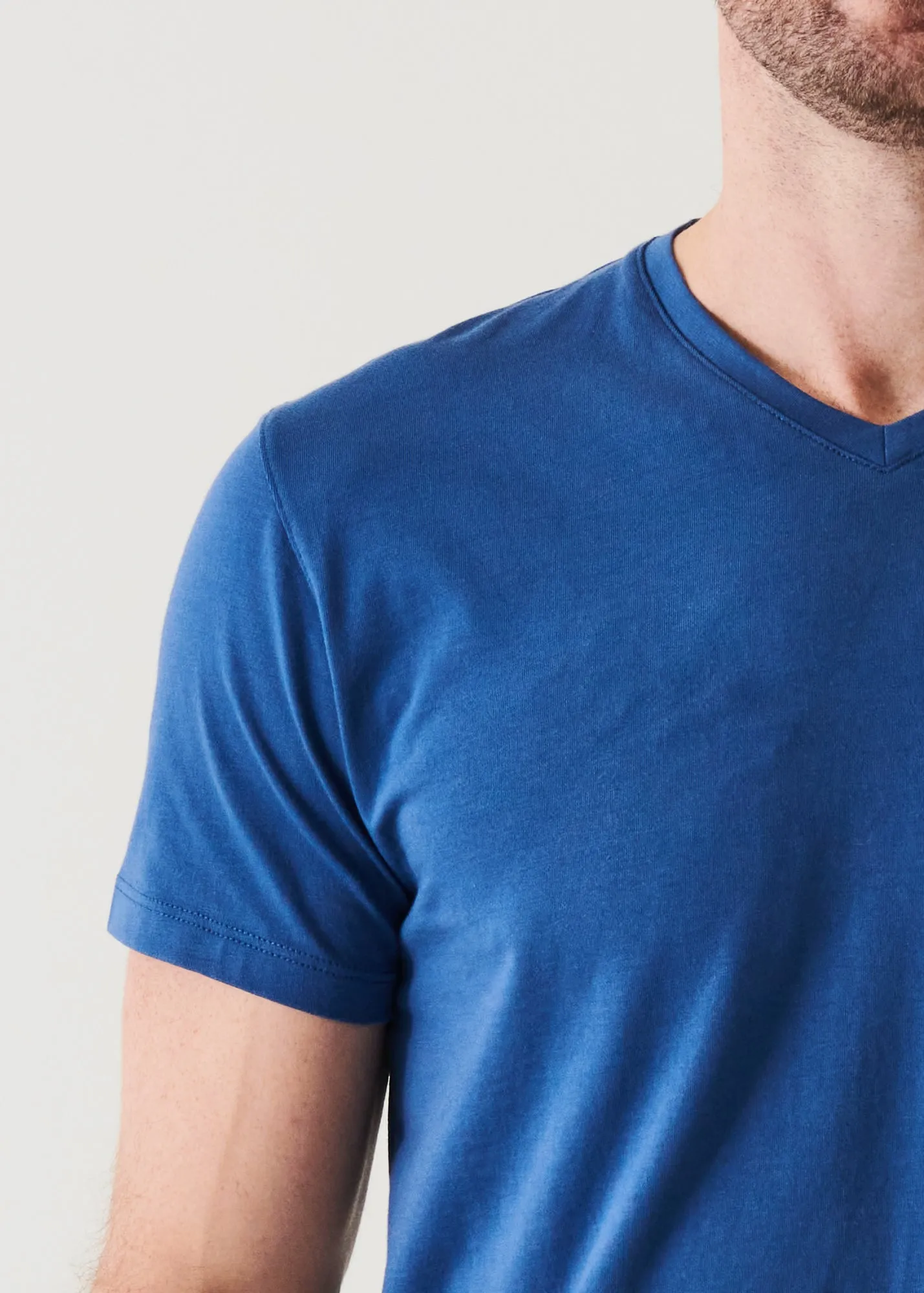 PIMA COTTON STRETCH V-NECK T-SHIRT